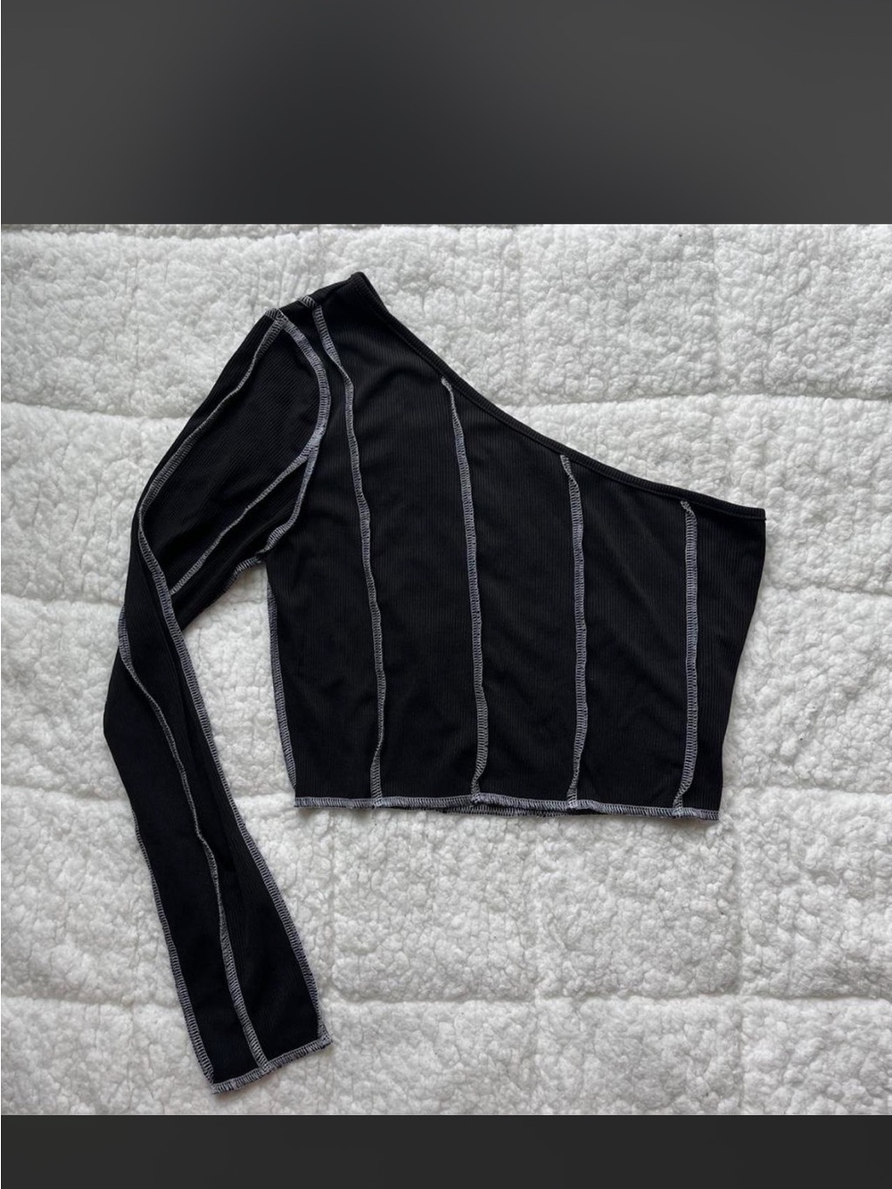 SHEIN Black One-Shoulder Contrast Stitch Long-Sleeve Crop Top